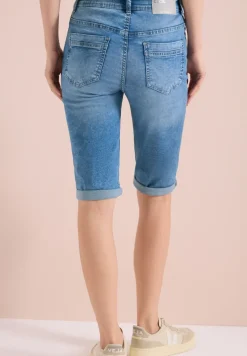 Short en jean jambes droites et coupe slim