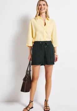 Short en papier
