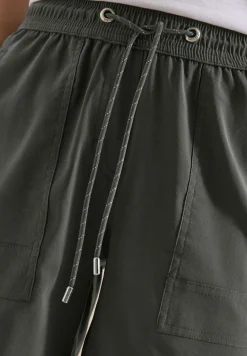Short Straight Leg à la coupe Loose Fit