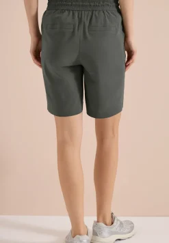 Short Straight Leg à la coupe Loose Fit