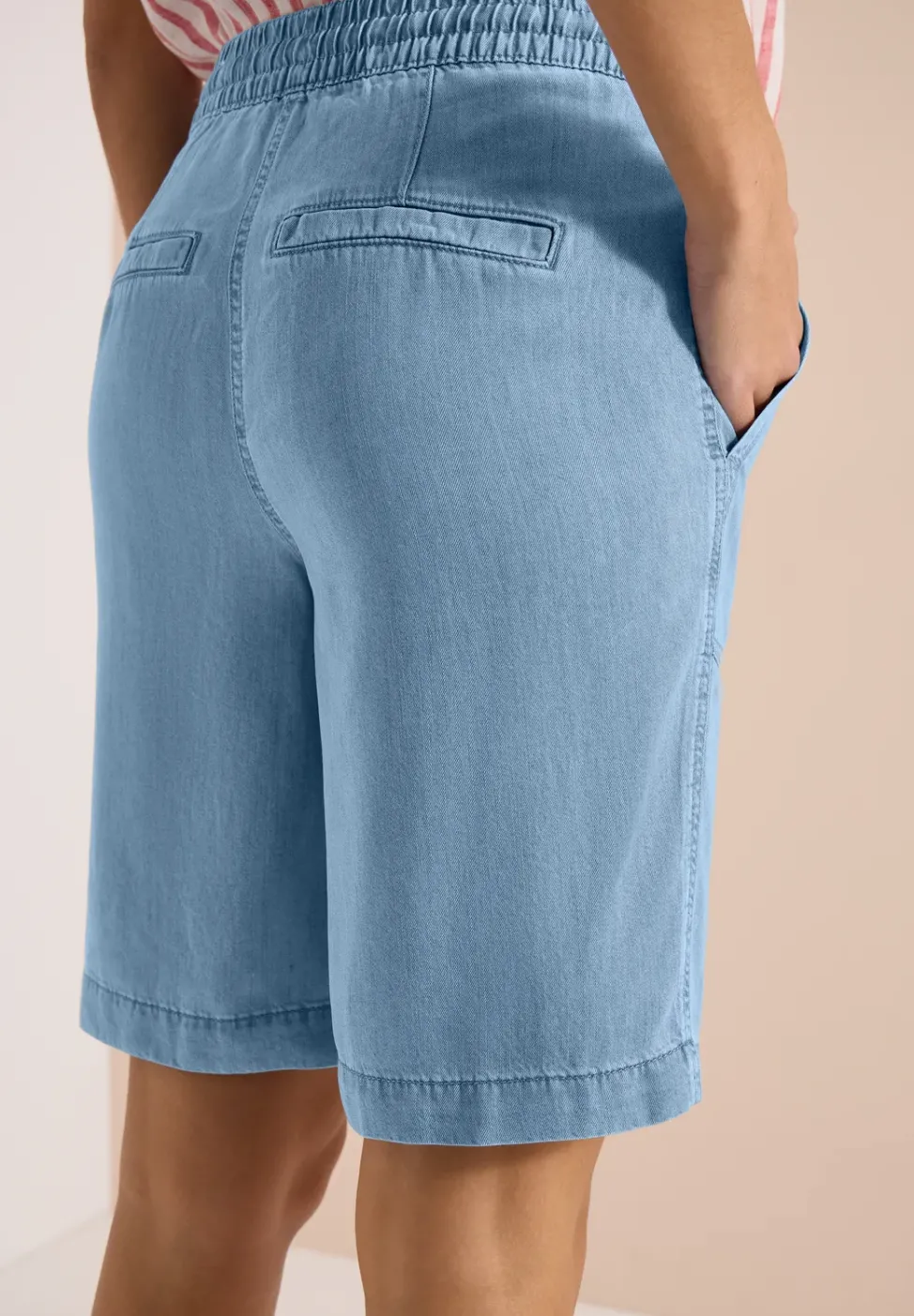 Short Straight Legs au look délavé