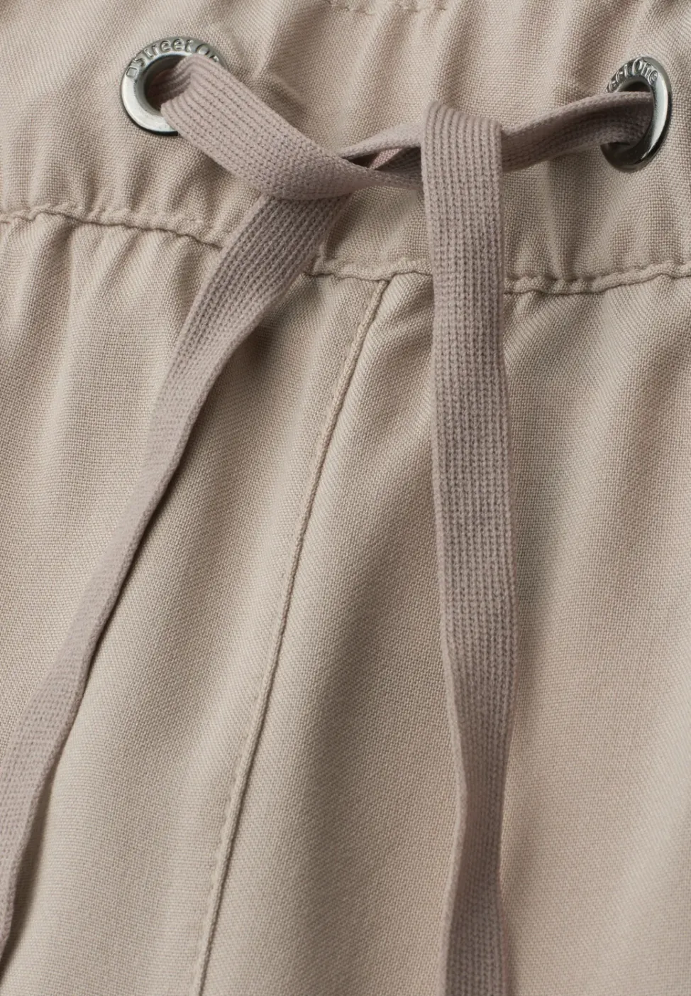 Short taille haute avec ceinture paperbag