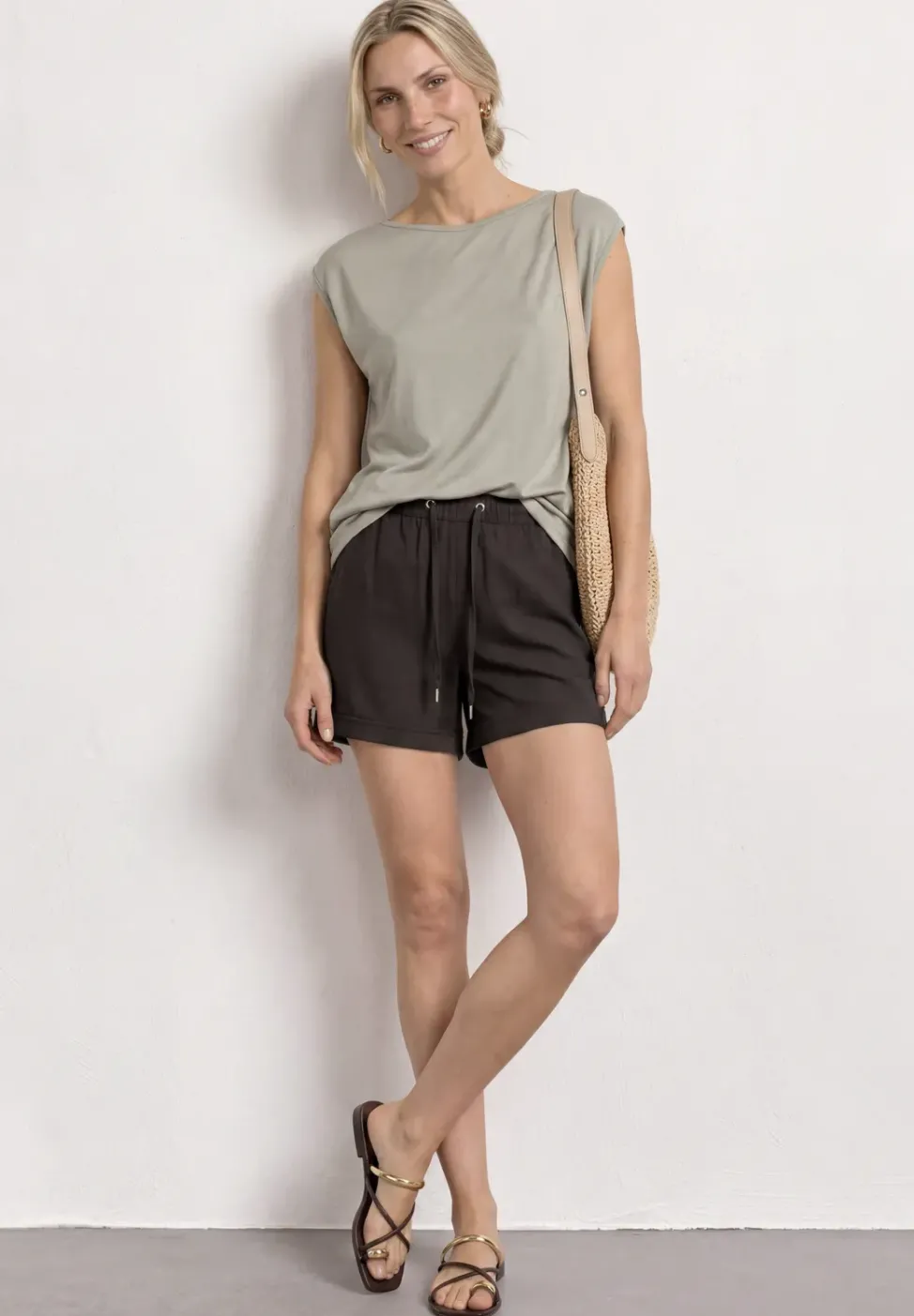 Short taille haute avec ceinture paperbag