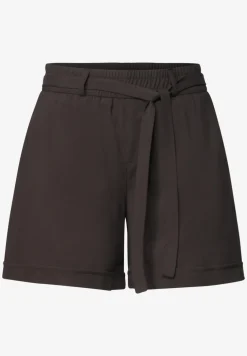 Short taille haute avec ceinture
