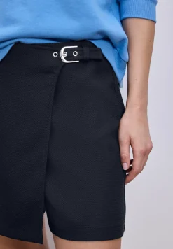 Skort longueur genou avec boucle
