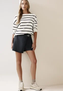 Skort longueur genou avec boucle