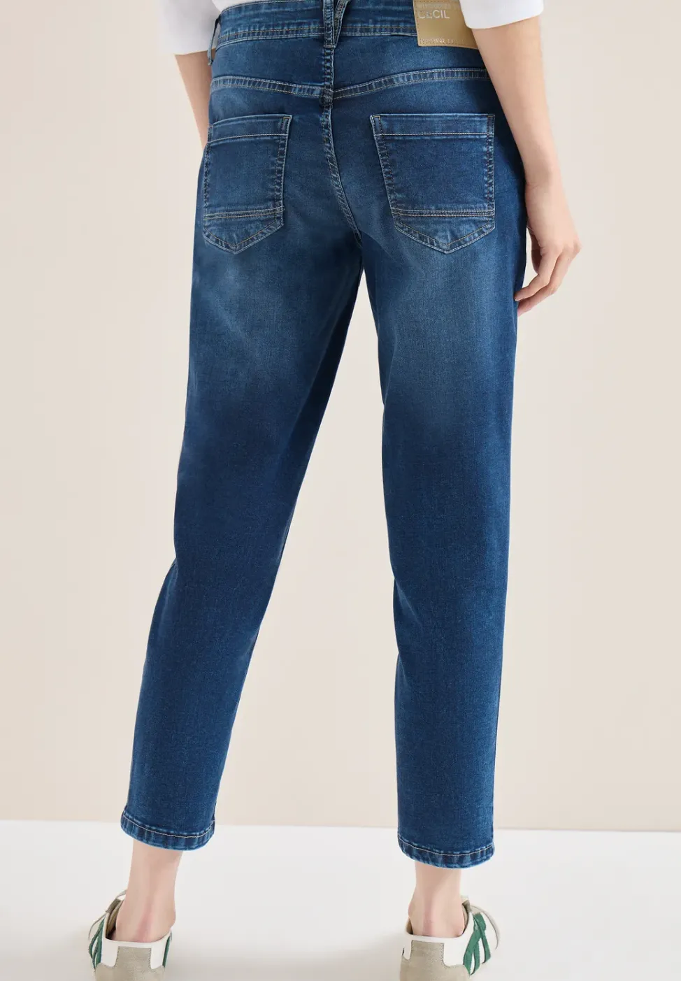 Slim Legs Jeans