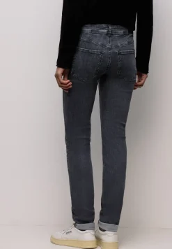 Slim Legs Jeans