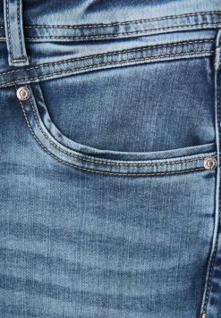 Slim Legs Jeans