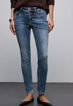 Slim Legs Jeans