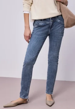 Slim Legs Jeans