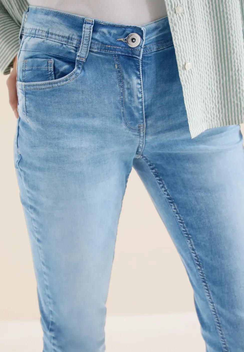 Slim Legs Jeans