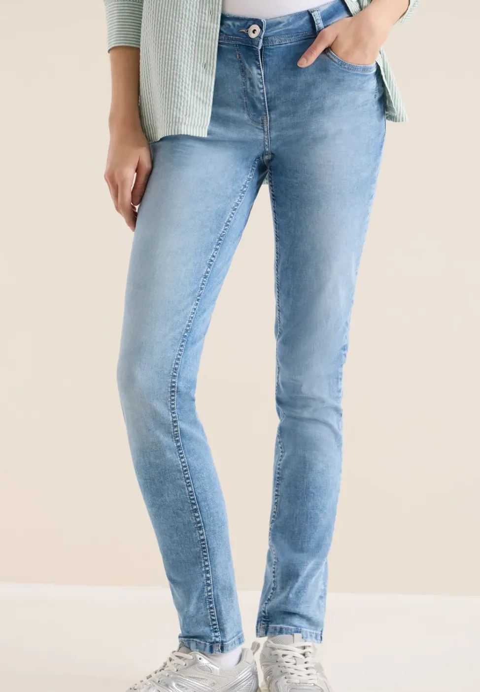 Slim Legs Jeans