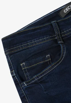 Slim Legs Jeans