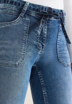 Slim Legs Jeans
