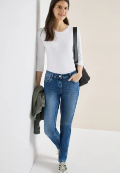 Slim Legs Jeans