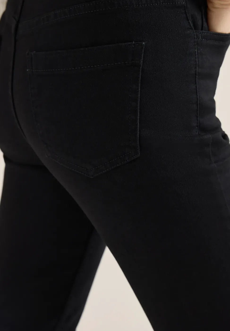 Slim Legs Jeans