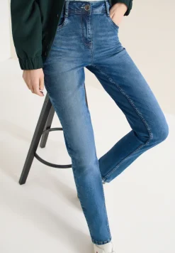 Slim Legs Jeans