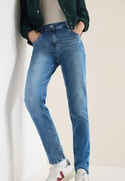 Slim Legs Jeans
