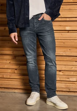 Slim Legs Jeans