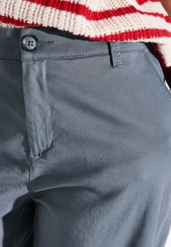 Straight Legs Chino