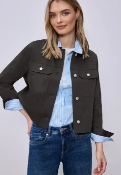 Survêtement au look slik avec patte de boutonnage