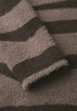 Sweat jacquard douillet
