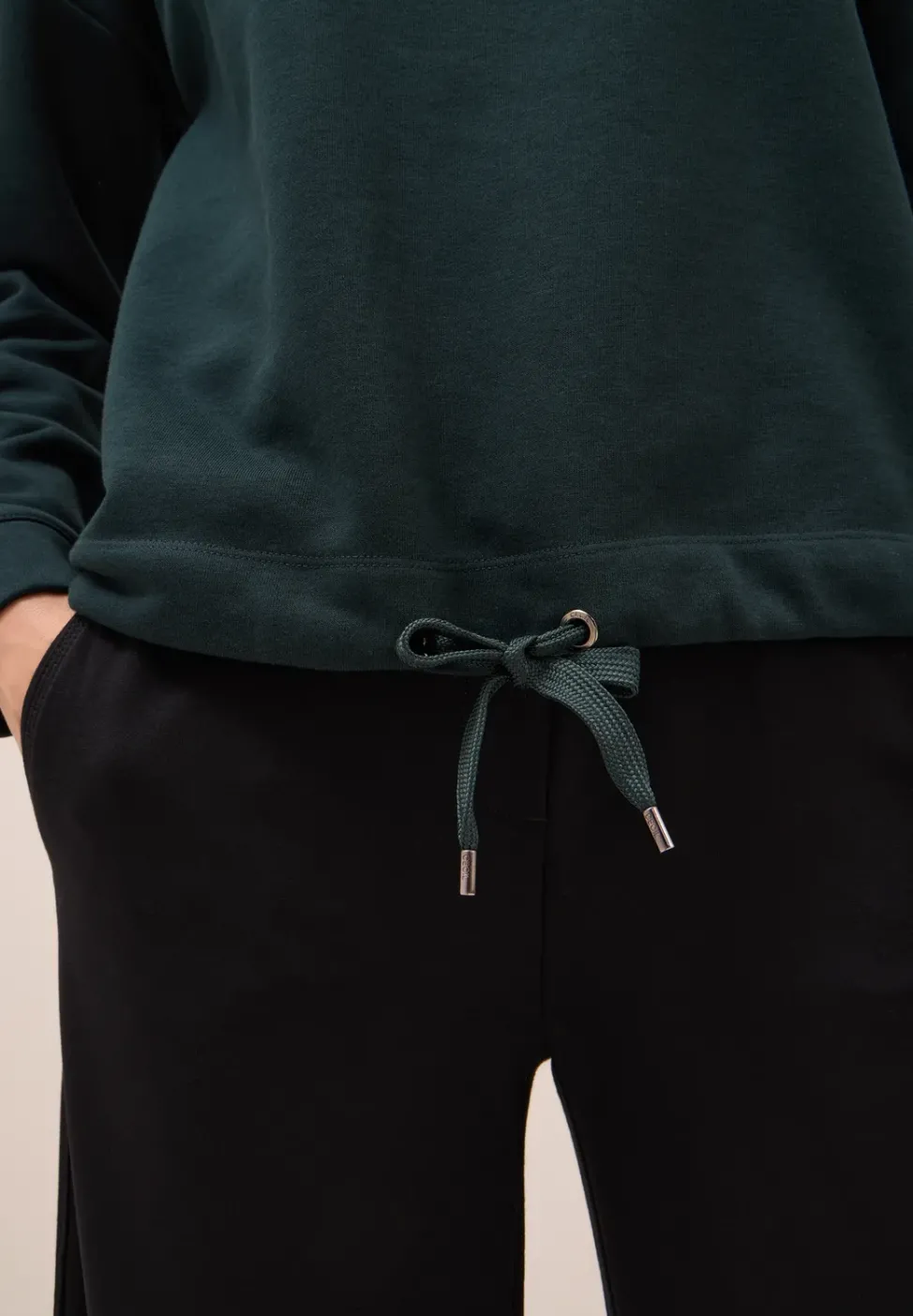 Sweat-shirt avec cordon de serrage