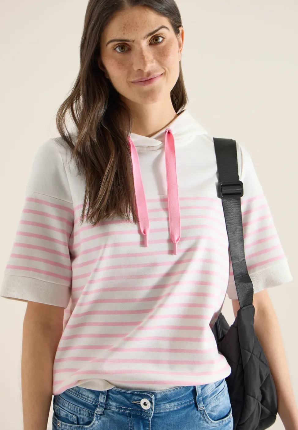 Sweat-shirt à manches courtes avec capuche et rayures
