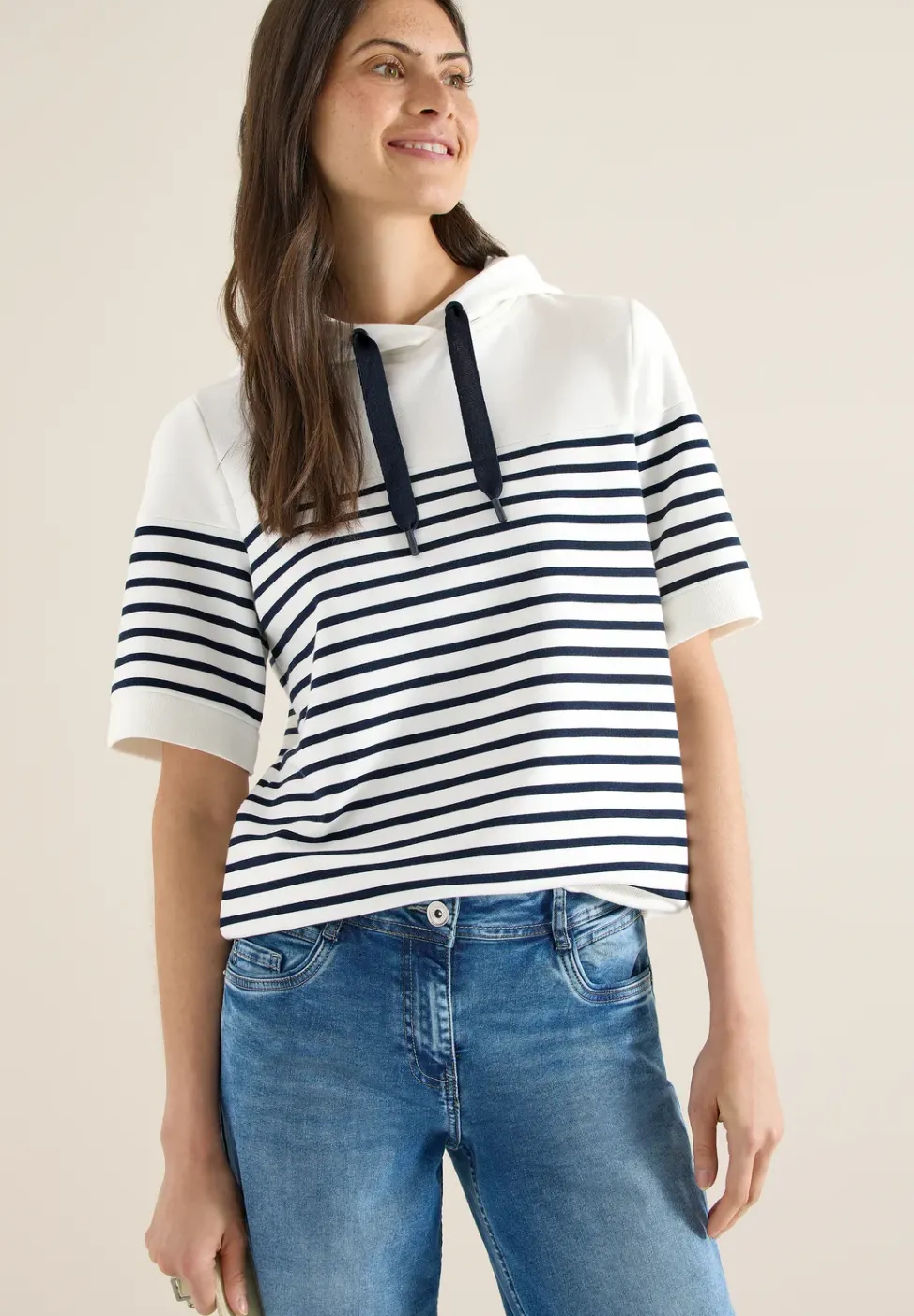 Sweat-shirt à manches courtes avec capuche et rayures