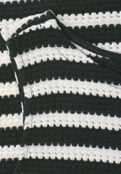 Top à rayures au look tricot
