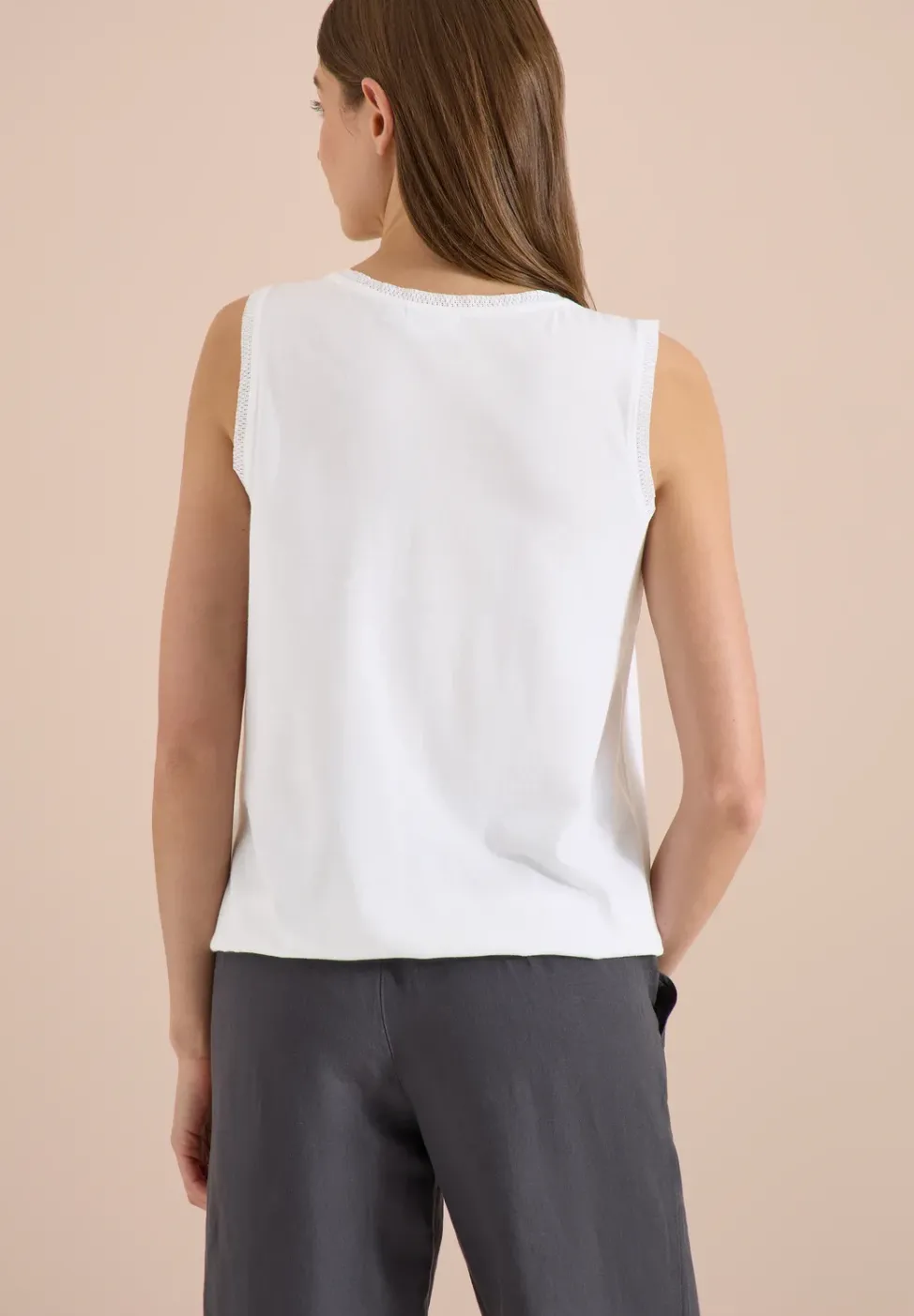 Top avec col en V et bande crocheté
