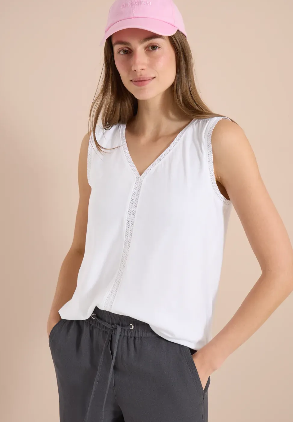 Top avec col en V et bande crocheté