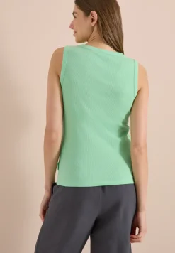 Top avec col rond et détail d'embroiderie