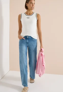 Top avec col rond et détails contrastés