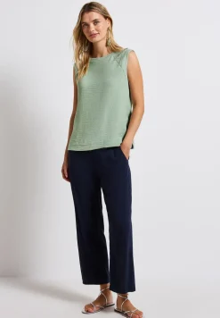 Top avec détails en mesh