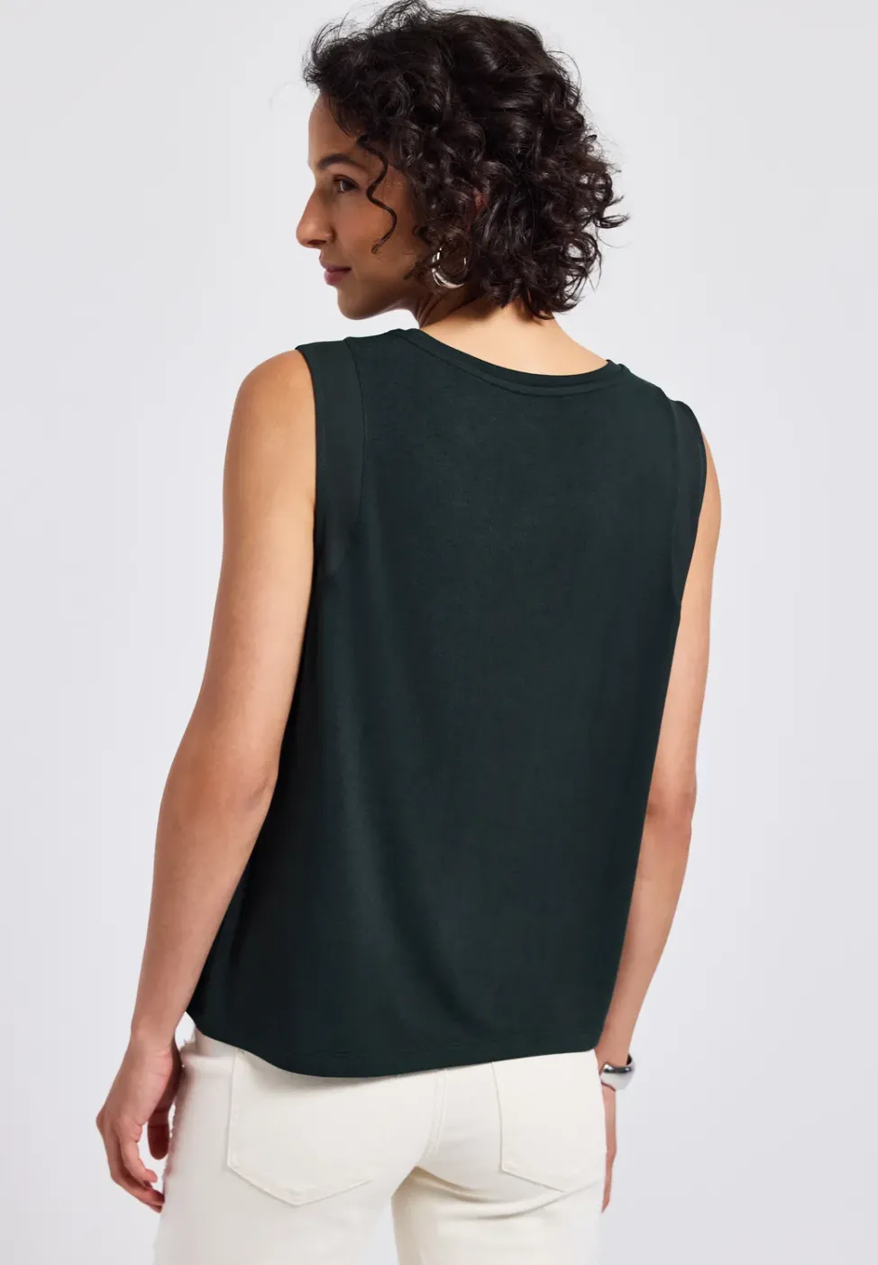 Top avec détails en mousseline