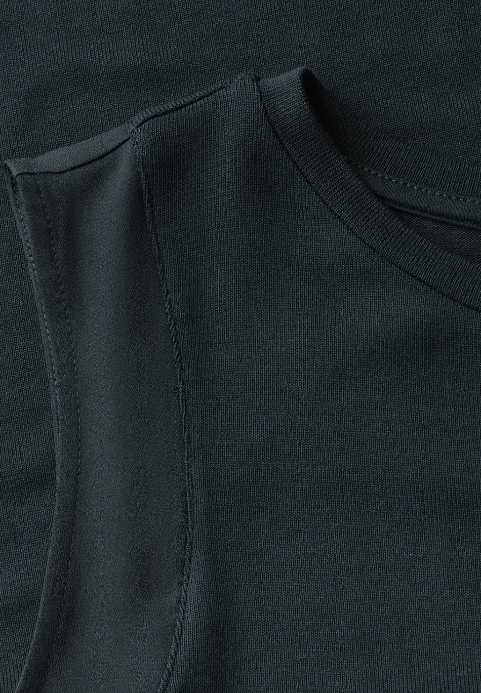 Top avec détails en mousseline