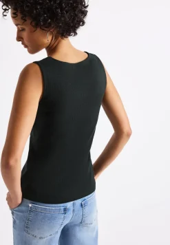 Top avec encolure en cœur