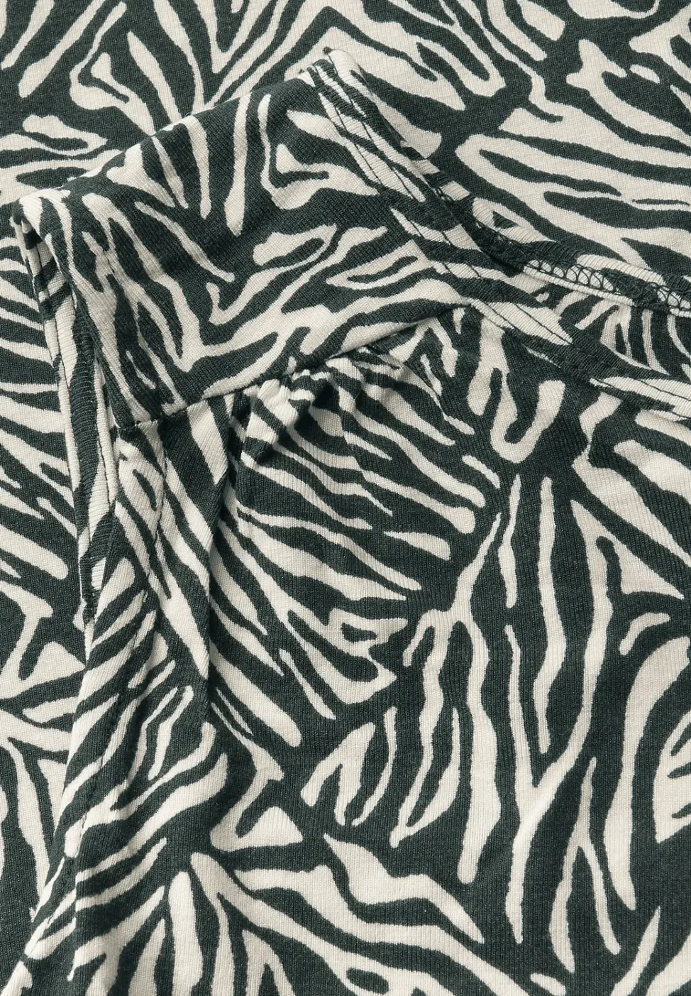 Top basique à motifs
