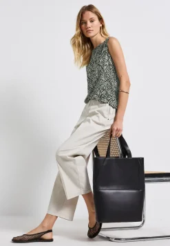Top basique à motifs