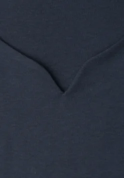 Top basique avec encolure en cœur