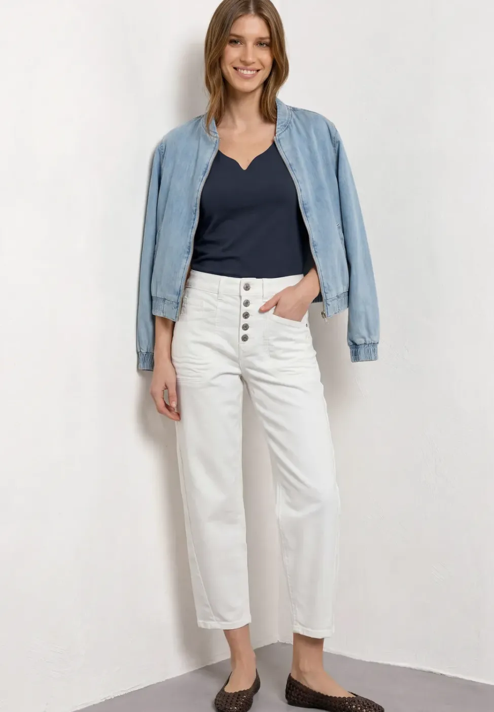 Top basique avec encolure en cœur