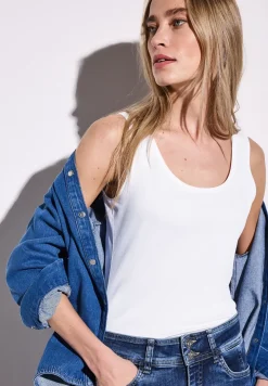 Top basique en couleur unie
