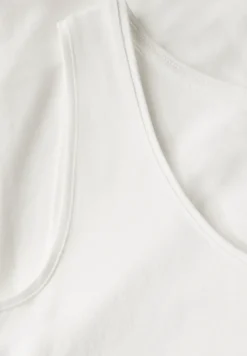 Top basique en couleur unie