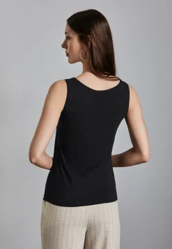 Top basique en couleur unie