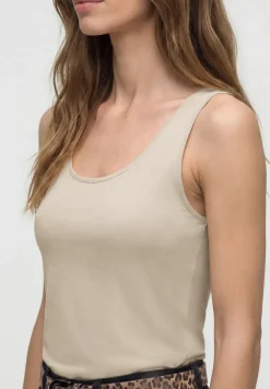 Top basique en couleur unie