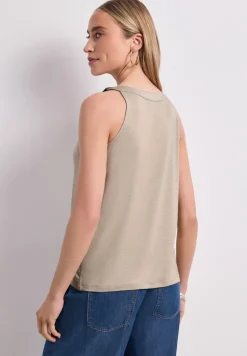 Top col V à détail anneaux