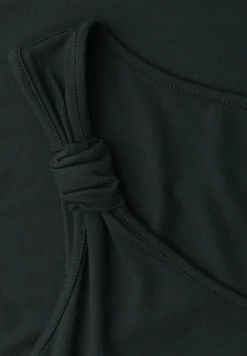 Top col V à détail noué aux épaules