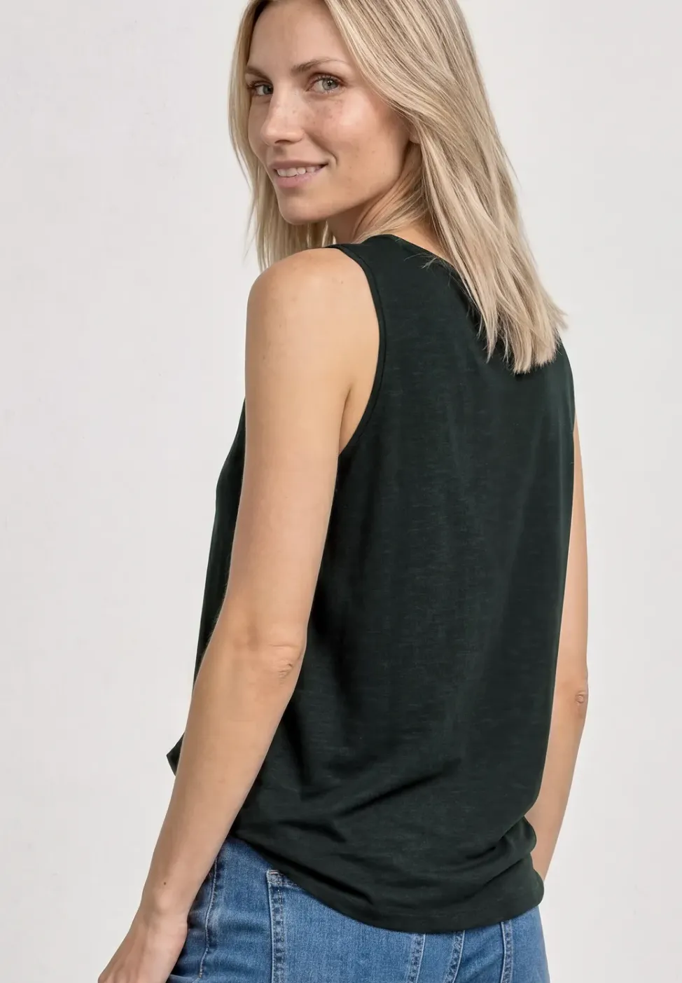Top Femme à Col Rond et Détails aux Épaules